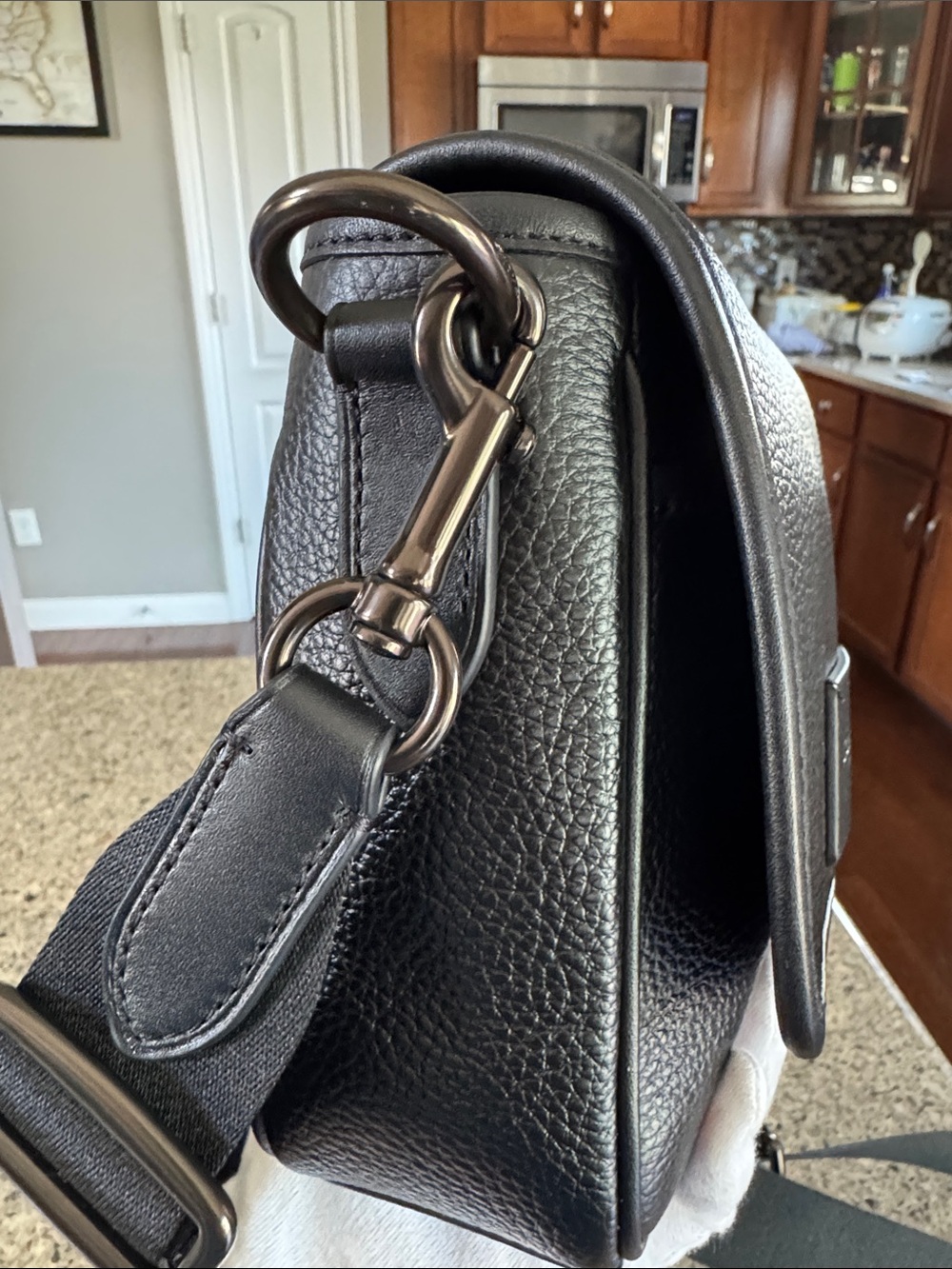 🖤Coach Black Pebbled Leather Messenger Crossbody - Coach EUC🖤 - Picture 4 of 17